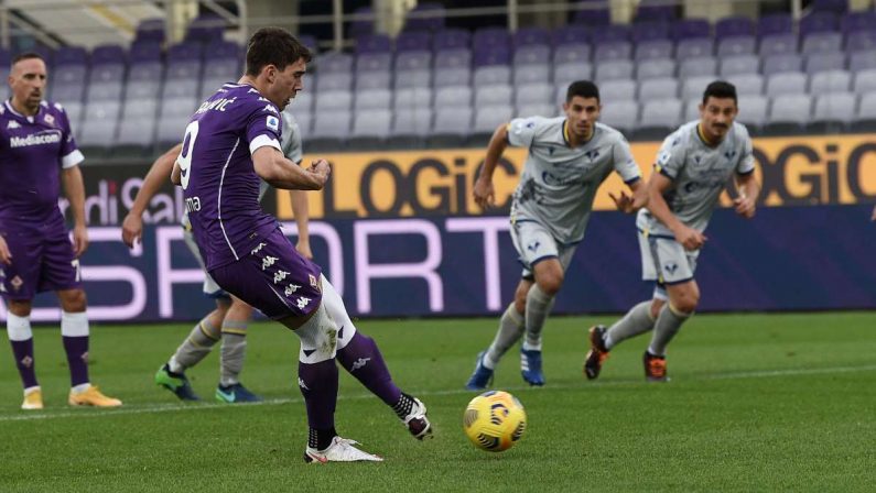 Veloso e Vlahovic di rigore, Fiorentina-Verona 1-1