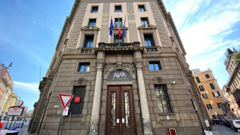 Covid, dall’Aifa via libera al vaccino Pfizer