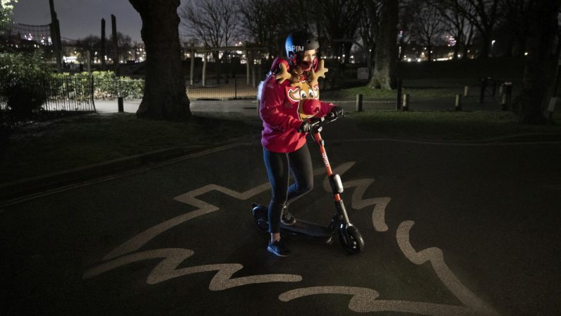 Un Christmas Jumper a supporto campagna Ford Share The Road