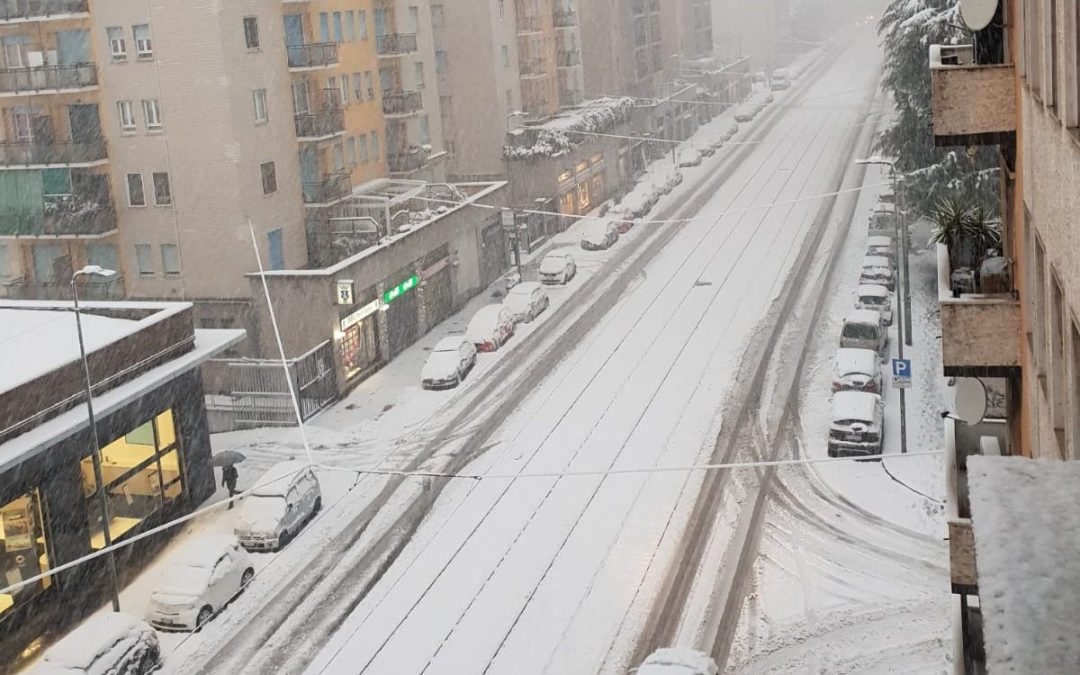 In Lombardia neve anche in pianura, 25 centimetri a Milano