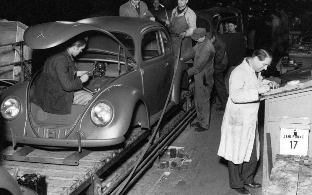 75 anni fa iniziava la produzione di serie del Maggiolino