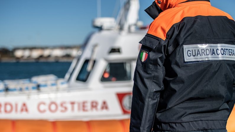 Abusivismo in riva al mare, a Caminia nel Catanzarese sequestrate, con ordine di sgombero, 72 villette