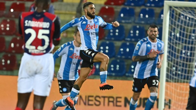 Poker del Napoli a Crotone, i rossoblù restano ultimi in classifica