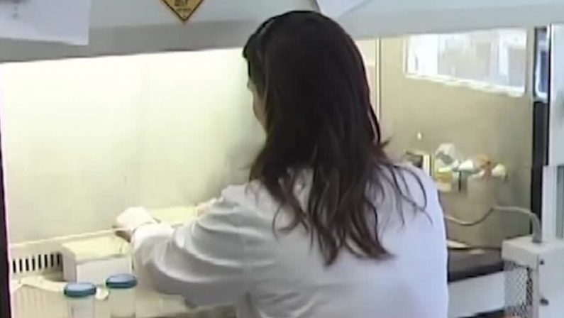 Coronavirus in Italia: oggi 16.424 casi e 318 morti, positività sale a 4,8%