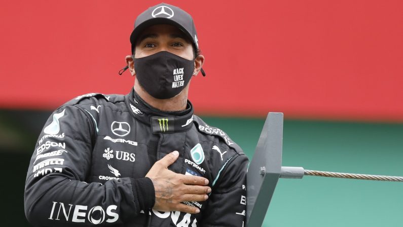 Formula 1, Lewis Hamilton positivo al Coronavirus
