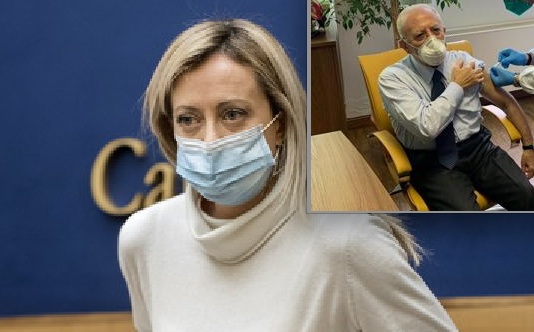 Vaccini, Meloni: Chi ha deciso che De Luca potesse essere vaccinato prima degli altri?