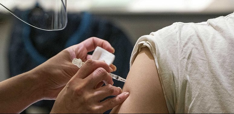 Vaccinazione anti covid, gli odontoiatri di Catanzaro dimenticati: «Si fanno figli e figliastri»