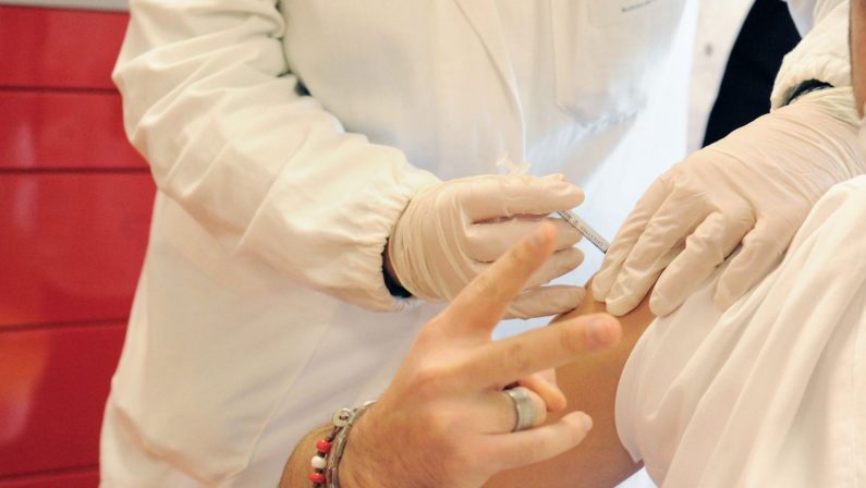 Somministrate 247.544 dosi di vaccino, 70 mila in un giorno