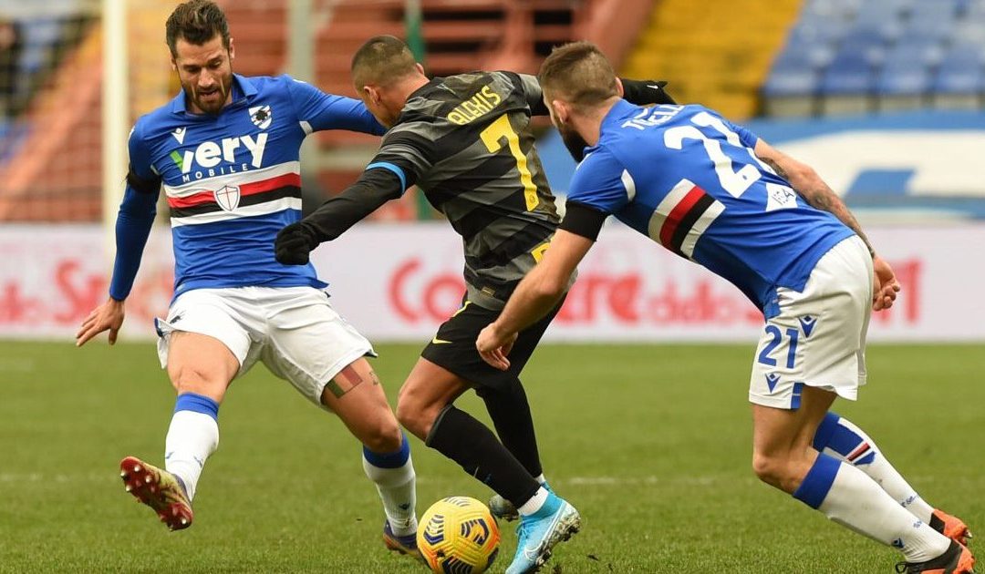 Un'azione di gioco tra Inter e Sampdoria