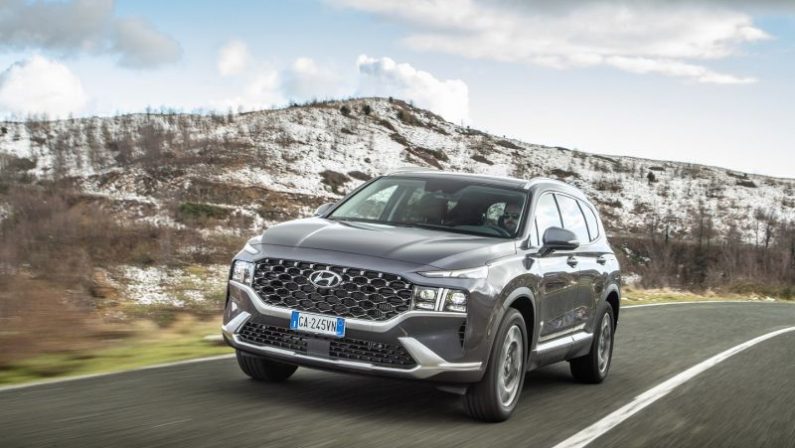 Hyundai, nuova Santa Fe debutta con una versione speciale