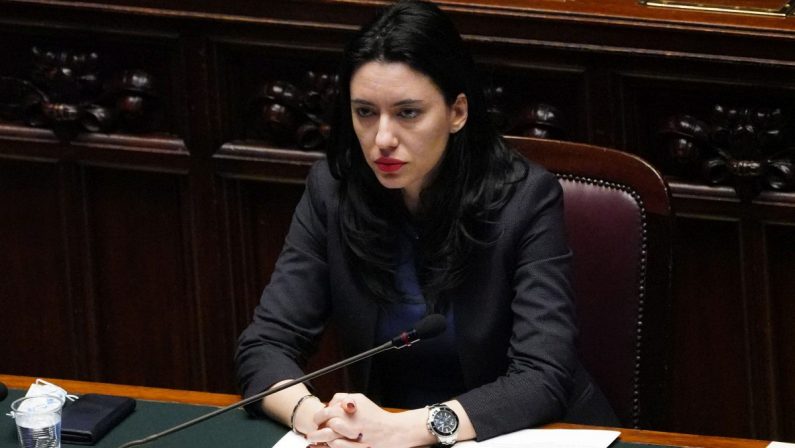 Scuola, Azzolina “Il ritorno in classe è un atto di responsabilità”