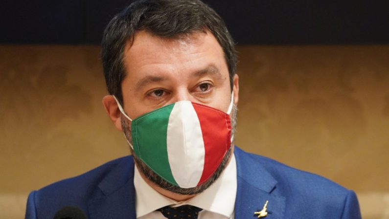 Salvini “Il premier vive su Marte”