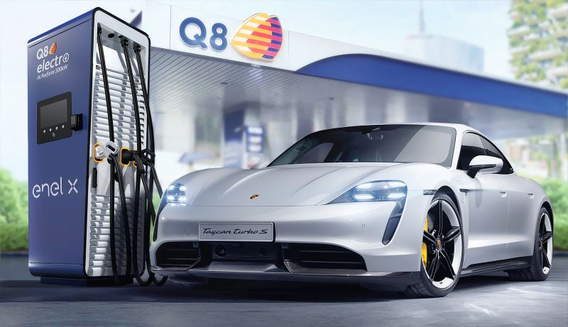 Porsche, Q8 ed Enel X insieme per ampliare rete ricarica Ultrafast