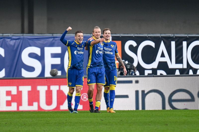 Lozano illude il Napoli, il Verona rimonta e vince 3-1