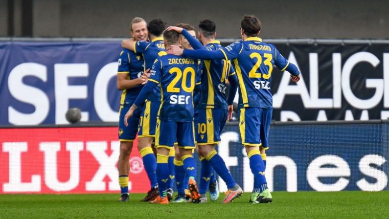 Lozano non basta al Napoli, il Verona vince 3-1 in rimonta