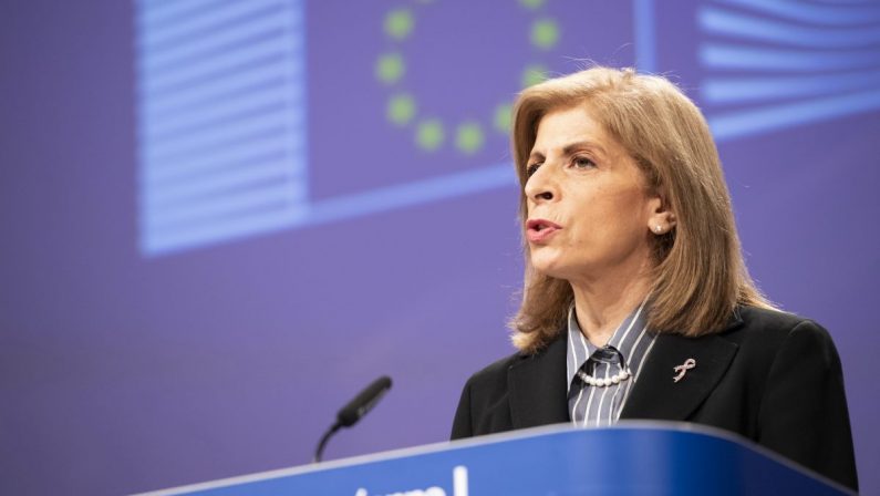 Vaccini, Commissione Ue “Ritardi inaccettabili”