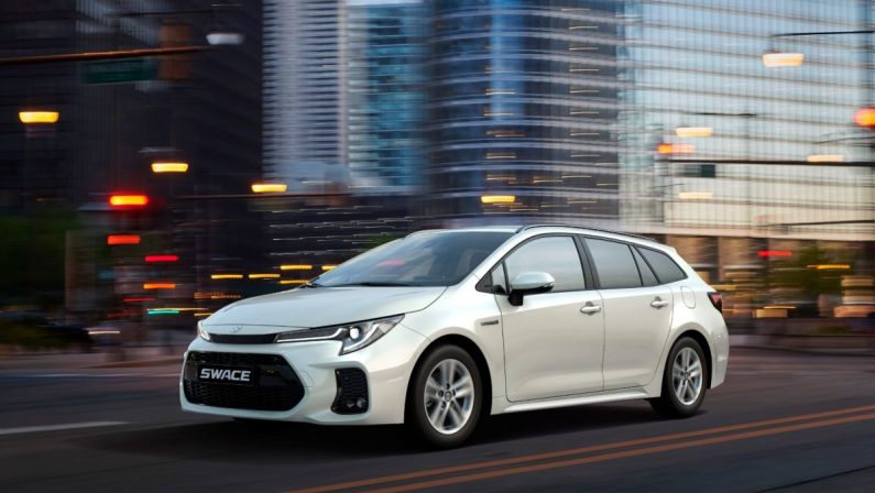 Suzuki Swace, l’open space su quattro ruote è solo ibrido