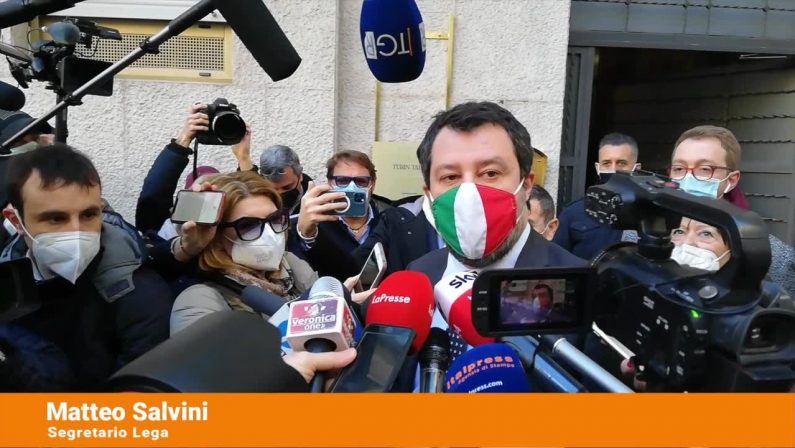 Governo, Salvini “Teatrino osceno, ridiamo la parola al popolo”