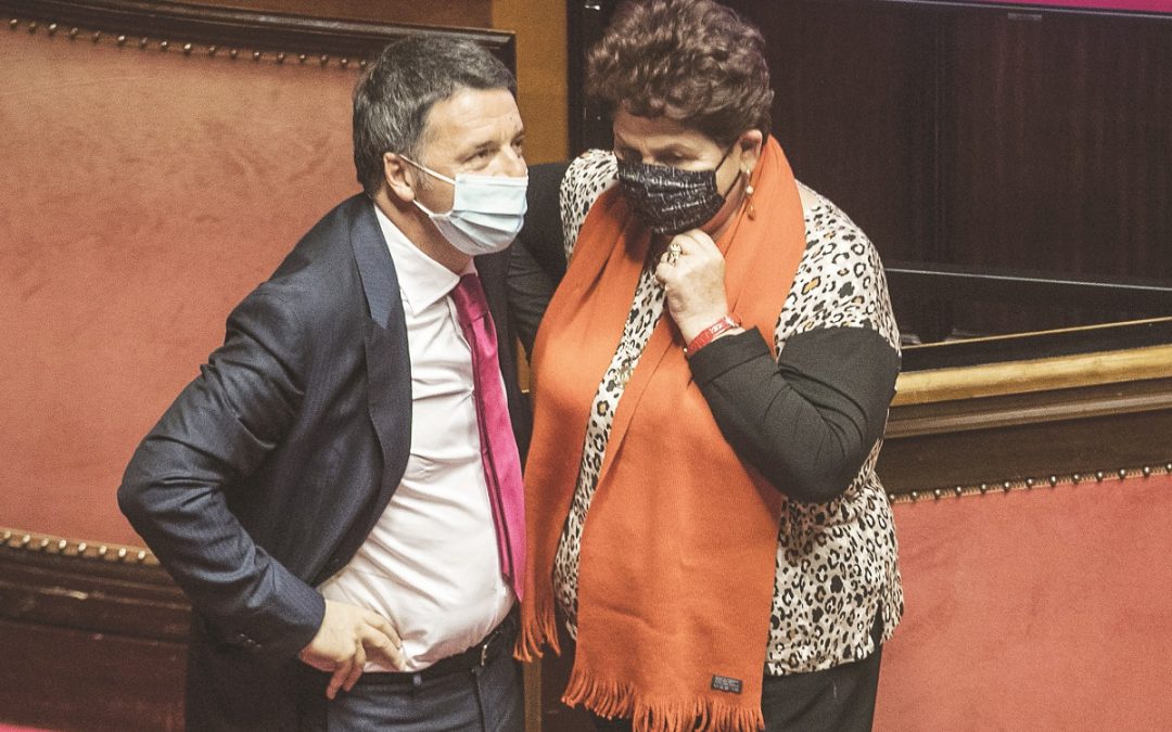 L'ex ministro Teresa Bellanova con Matteo Renzi