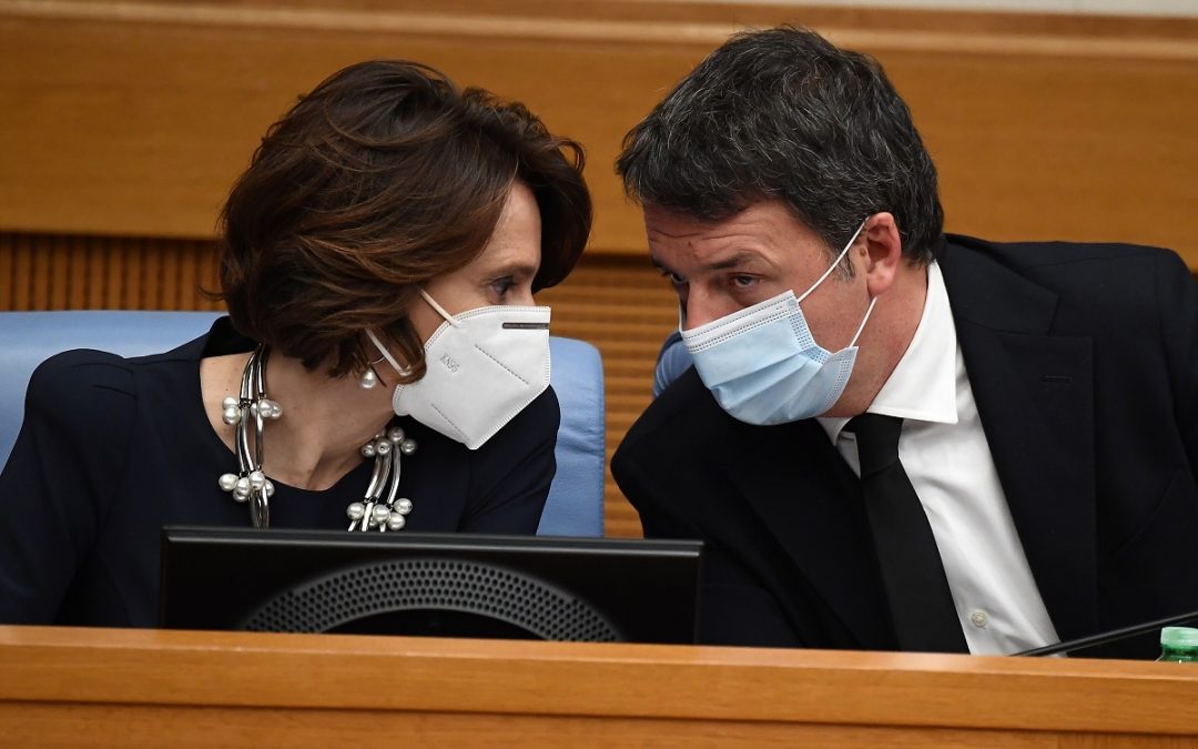 Matteo Renzi ed Elena Bonetti nella conferenza stampa in cui sono state annunciate le dimissioni dal Governo della stessa Bonetti e di Teresa Bellanova