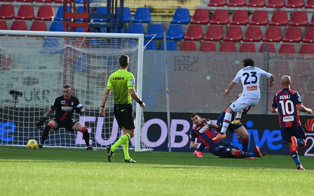 Il primo gol di Destro al Crotone