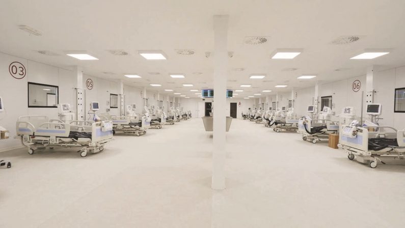 Ospedale anti-covid uguale alla Lombardia ma in Puglia è costato meno della metà