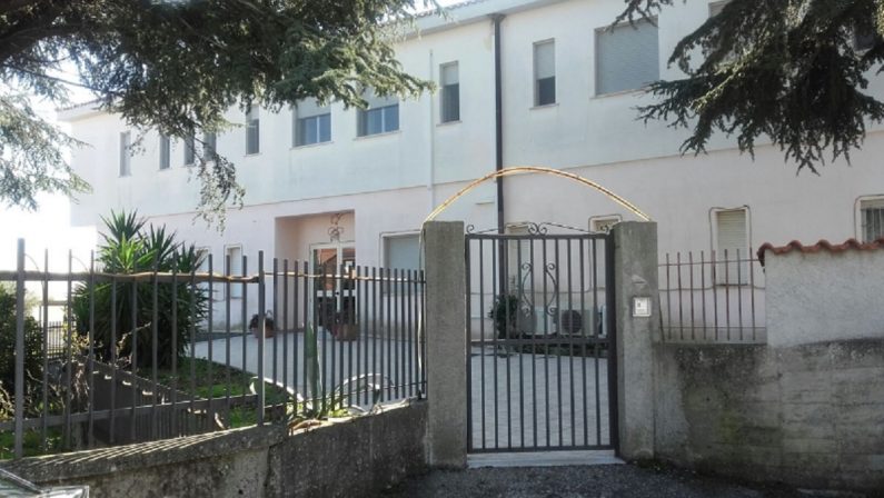 Coronavirus in Calabria, 18 positivi tra ospiti e personale nella rsa "Villa Mariolina" di Montauro