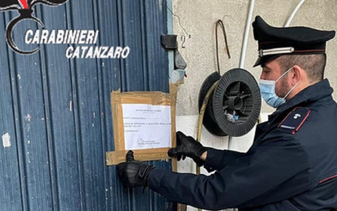 Sequestrata una carrozzeria abusiva nel Catanzarese