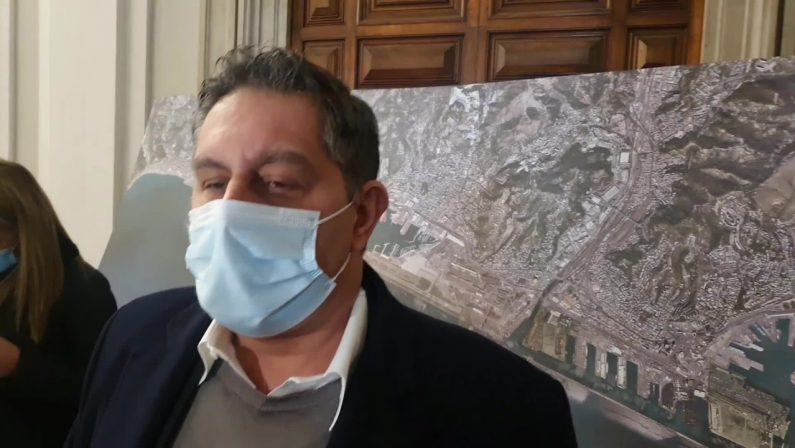 Toti “Nuova diga serve per rendere competitivo il porto di Genova”