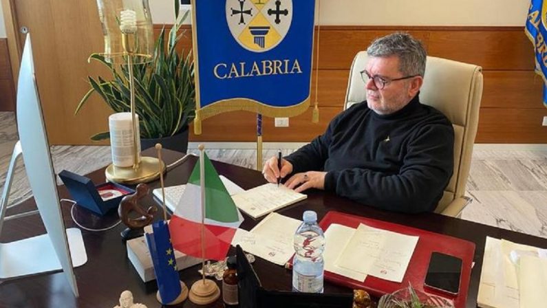 Agenzie di viaggio e imprese turistiche, la Regione Calabria sospende la tassa regionale