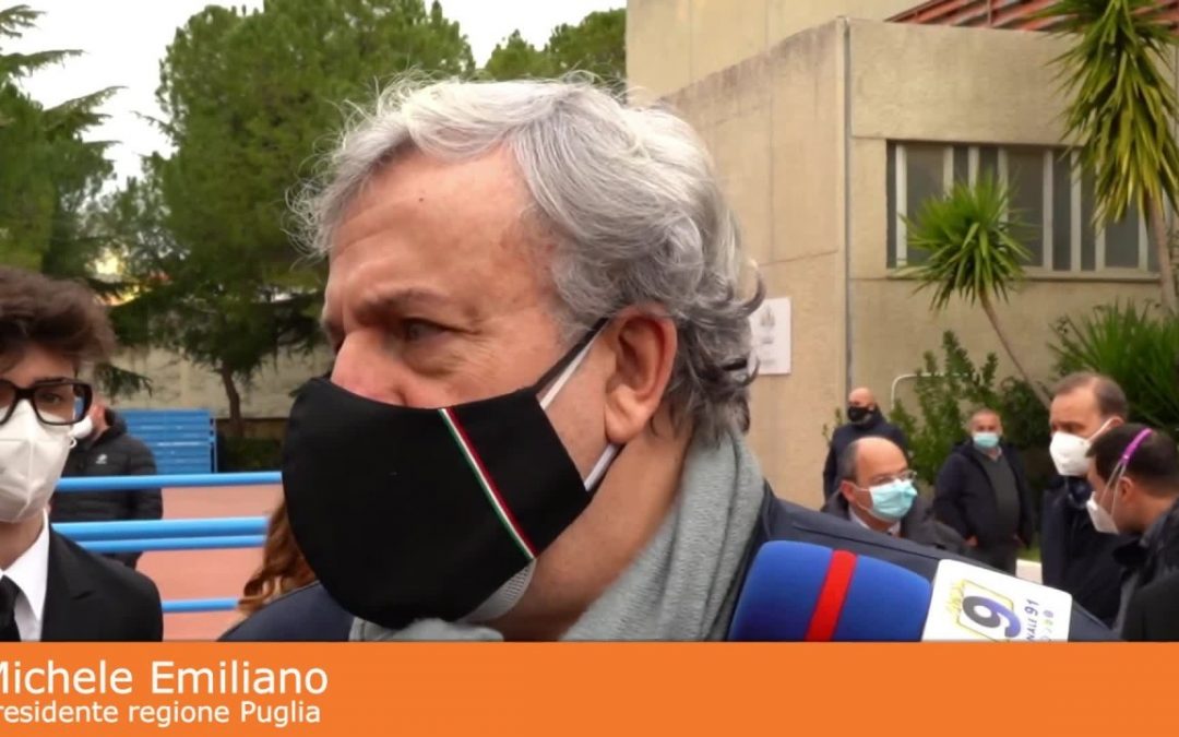 Emiliano a studenti “Decisioni su scuola le prende il Governo”