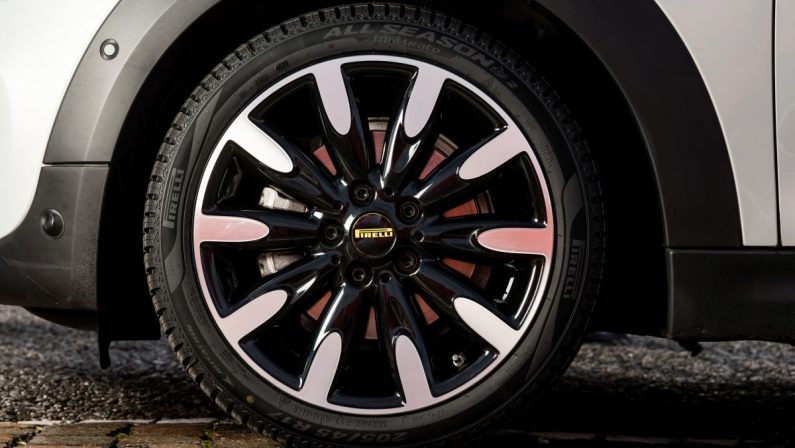 Debutta il nuovo Pirelli Cinturato All Season SF2
