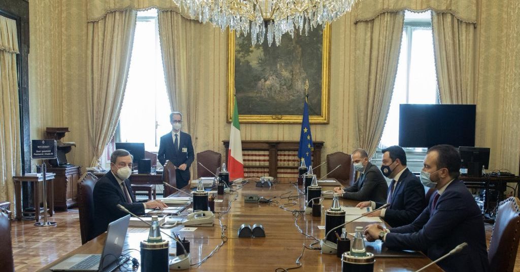 Salvini e Draghi durante la consultazione