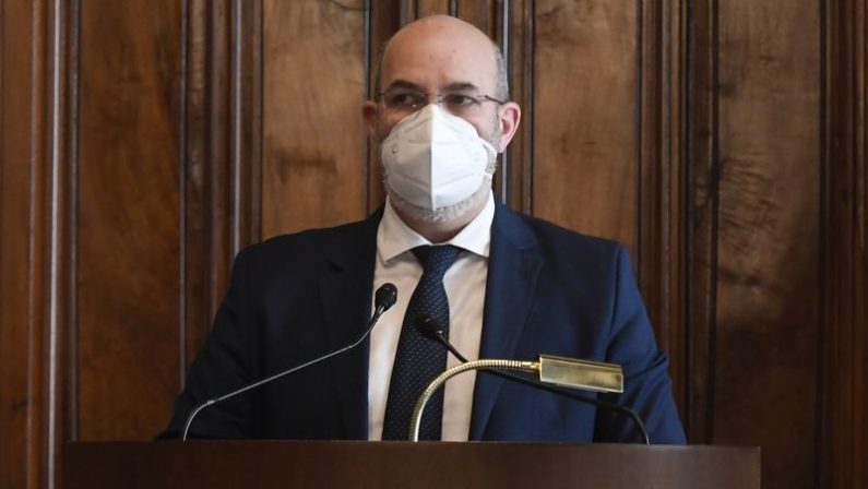 Governo, Crimi “Ci saremo con lealtà ma serve maggioranza politica”
