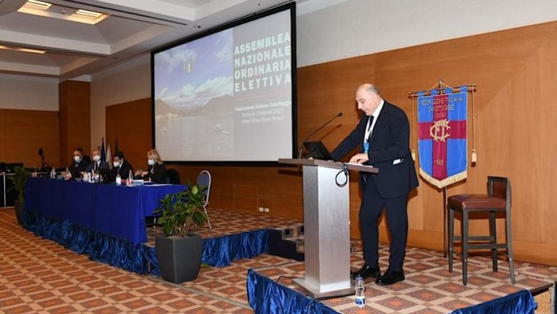 Canottaggio, Abbagnale confermato presidente “Al lavoro per vincere”