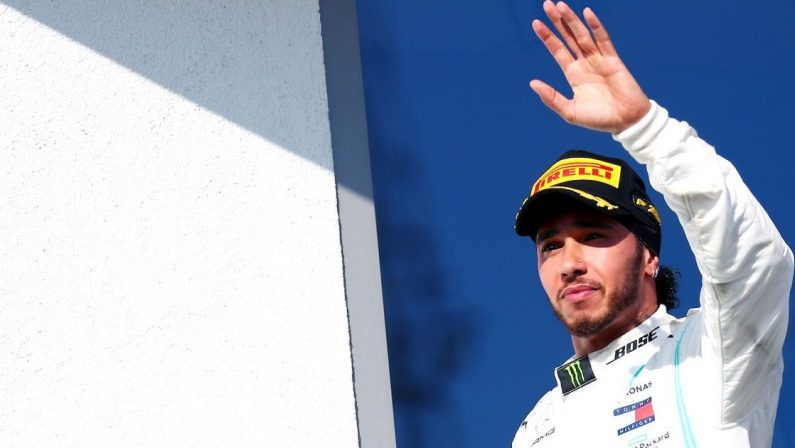 Formula 1, ufficiale il rinnovo: Hamilton e Mercedes vanno avanti insieme