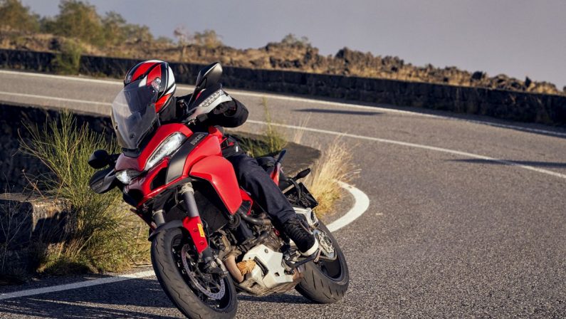 Arriva Pirelli Diablo Rosso IV con un alto livello di grip