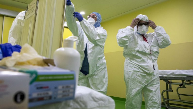 Coronavirus, 12.956 nuovi casi e 336 decessi in 24 ore