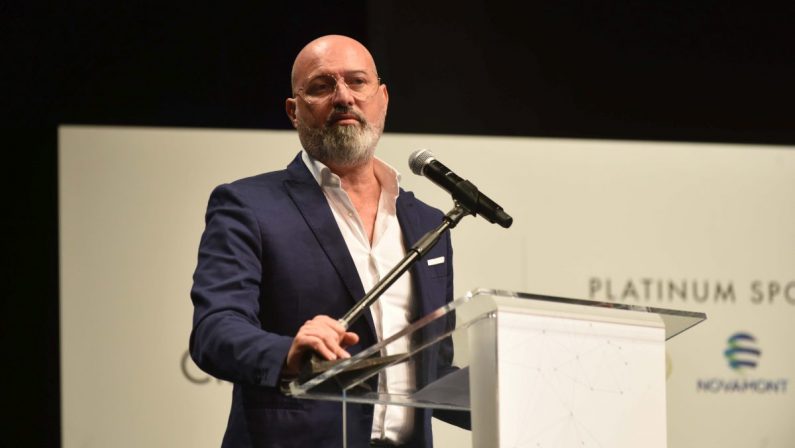 Covid, Bonaccini “Prorogare il divieto di spostamento tra Regioni”