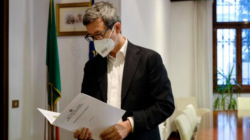 Lavoro, Orlando “tra priorità ammortizzatori e crisi occupazionale”