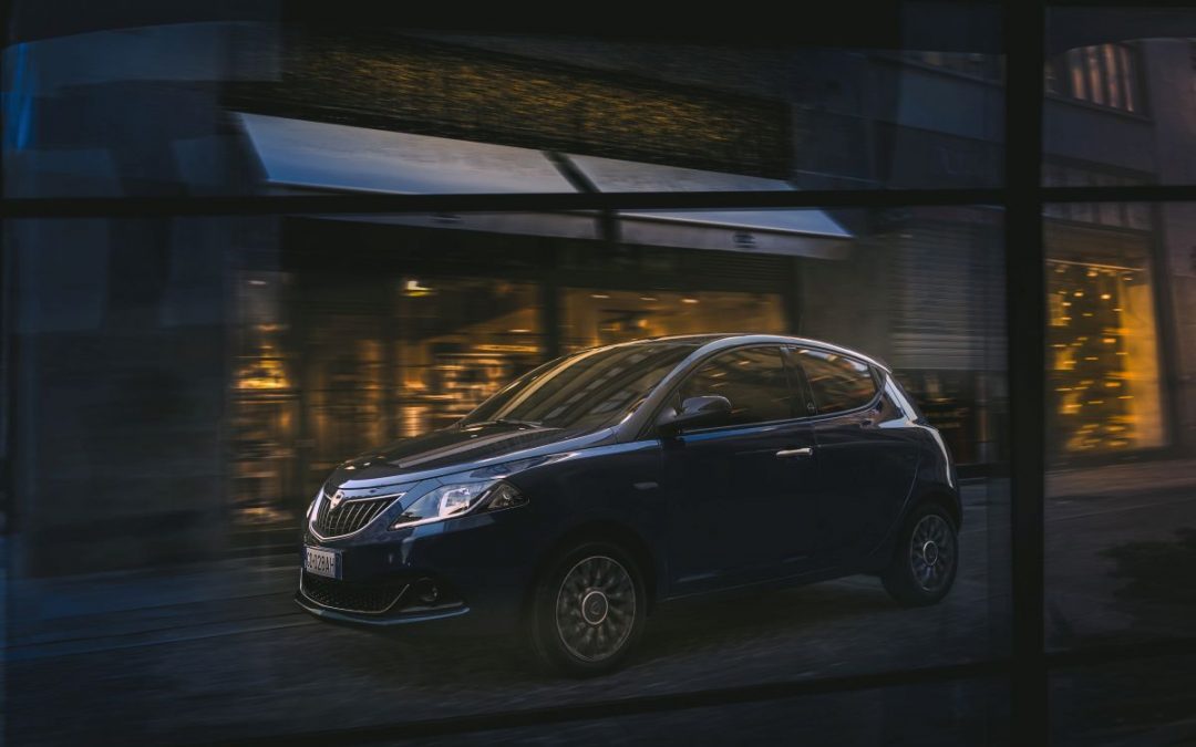 La nuova Lancia Ypsilon è anche ibrida, una storia che non si ferma