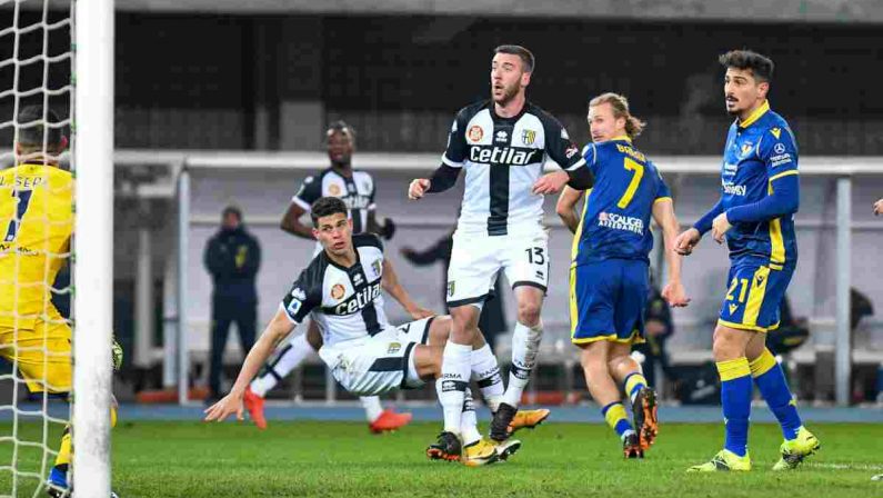 Il Verona torna a vincere, battuto il Parma 2-1