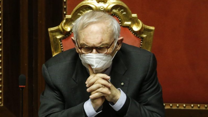 Scuola, Bianchi “Priorità vaccinare insegnanti e personale”