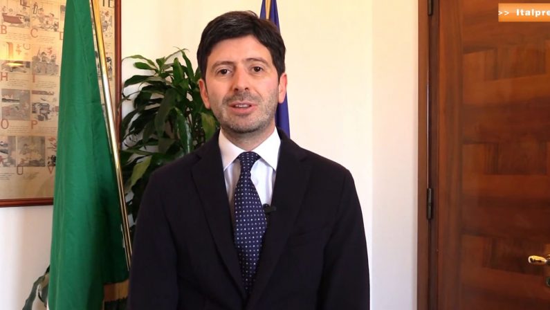Speranza “il vaccino diritto di tutti, deve essere gratuito”