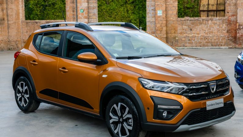 Nuova Dacia Sandero Stepway, linea essenziale e decisa