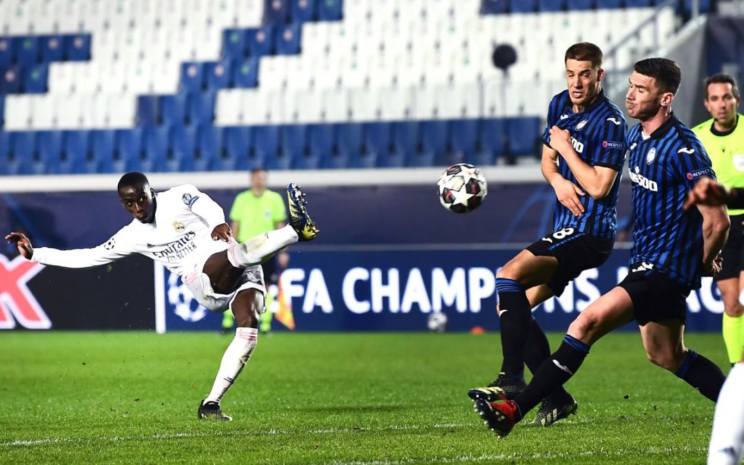 Atalanta in dieci cede solo nel finale, Real vince 1-0