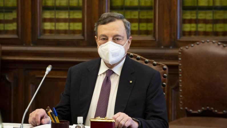Ue, Draghi “Autonomia e coordinamento per la difesa”