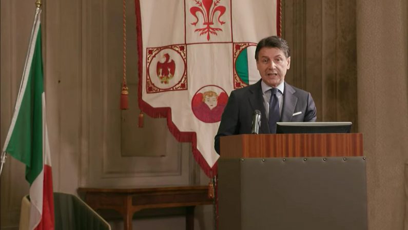 Covid, Conte “Fuorviante la dicotomia tra salute ed economia”