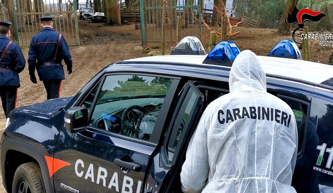 Il momento dell'arresto da parte dei carabinieri
