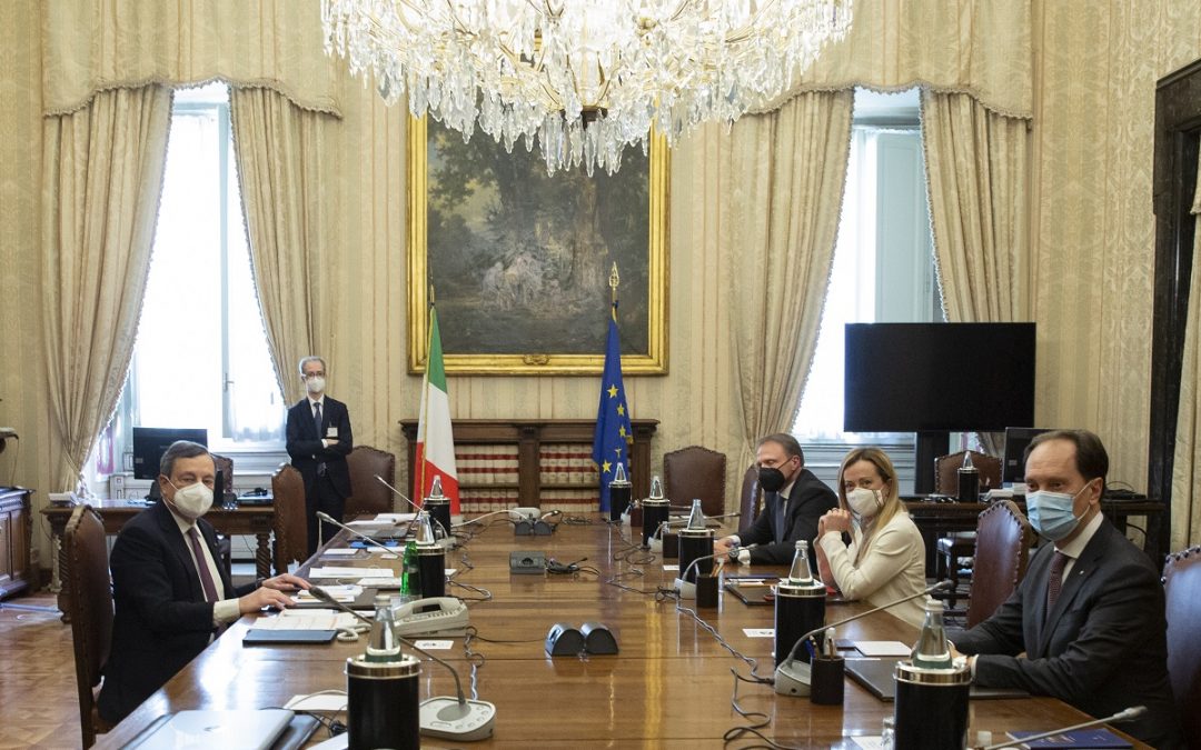 Mario Draghi impegnato nelle consultazioni con la delegazione di Fratelli d'Italia